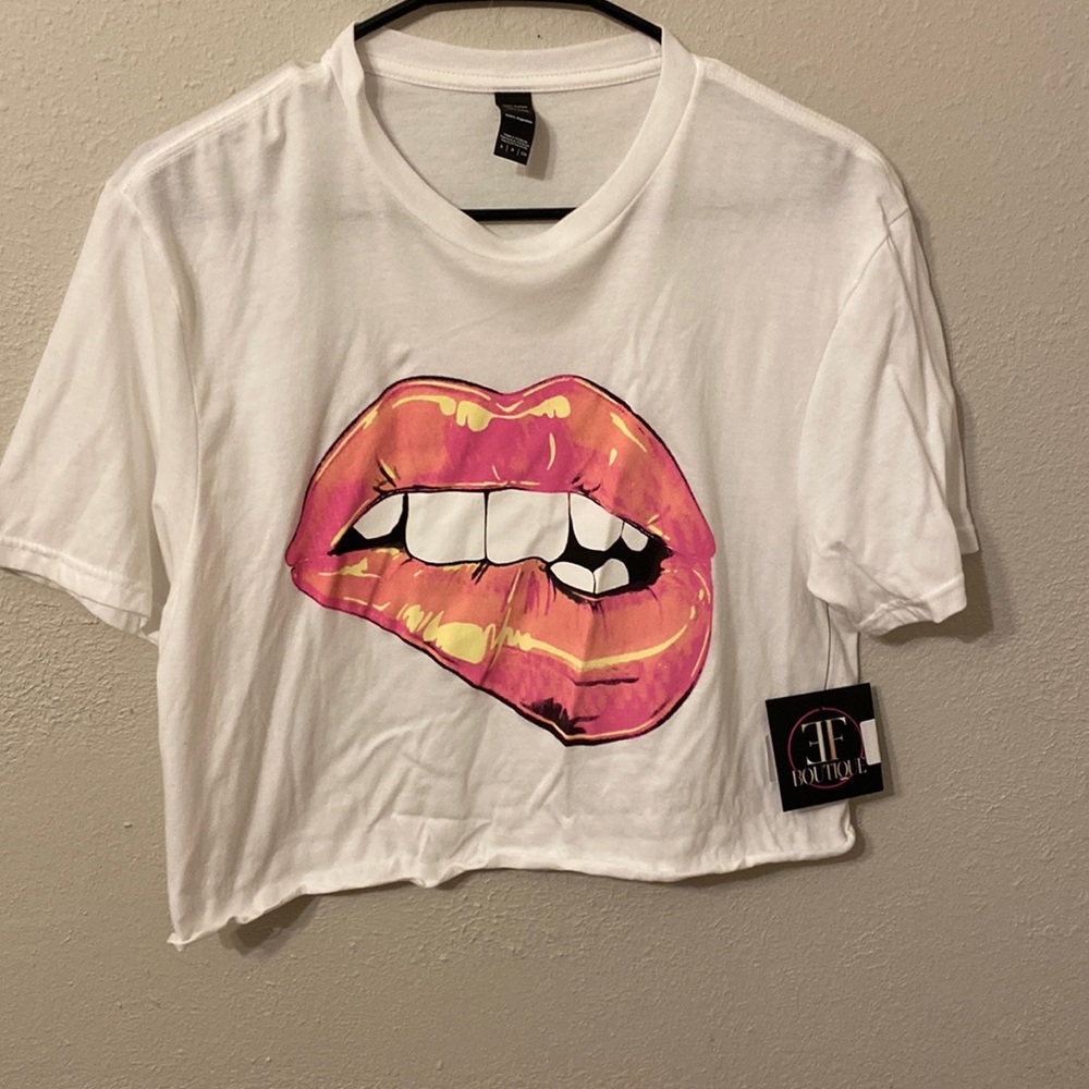 Lip shirt